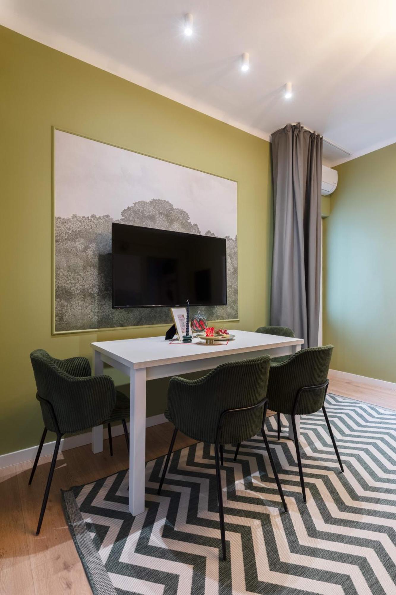 Apartamento Holt - Out Of The Woods Bucarest Exterior foto