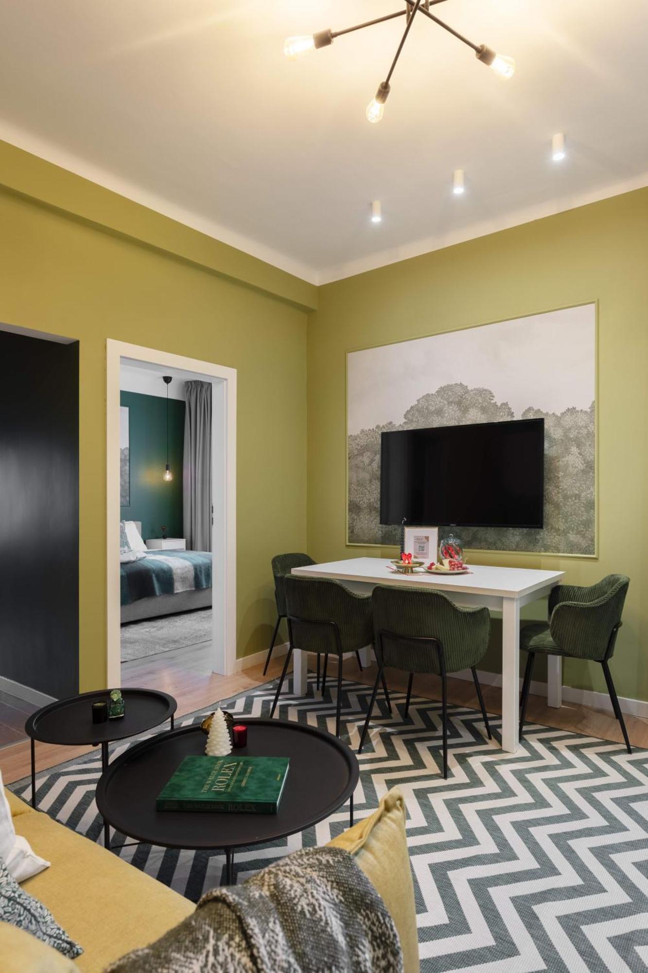 Apartamento Holt - Out Of The Woods Bucarest Exterior foto
