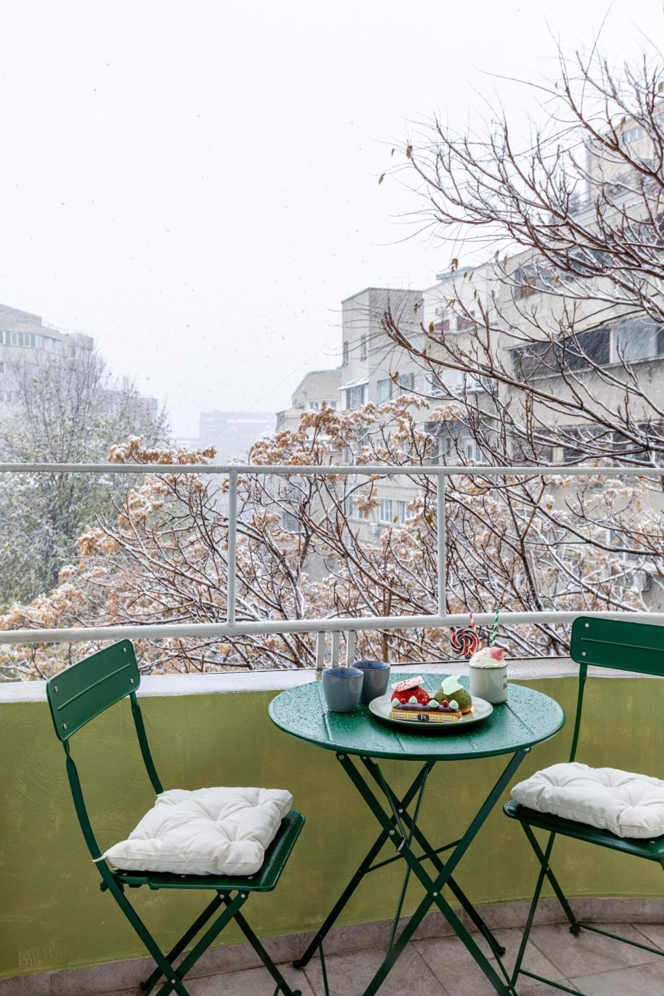 Apartamento Holt - Out Of The Woods Bucarest Exterior foto